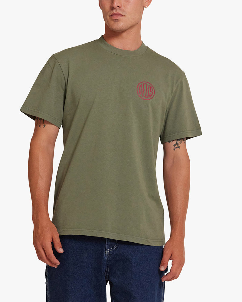 Camiseta Classics Box Fit Pill Logo - Verde Militar