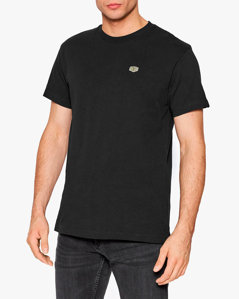 Camiseta Classics Regular Fit Shield Standard - Preto